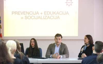 Prevencija zavisnosti od interneta Predstavljanje Projekta “Prevencija, edukacija i socijalizacija” u Gradskoj opštini Čukarica